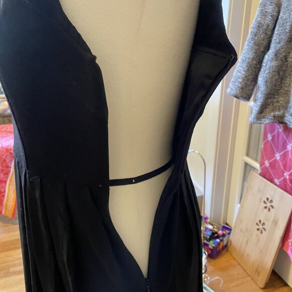 NWT Ted Baker Black Pleated Cap Sleeve Cocktail Dress With Back Zip Decor Size 4 - Picture 7 of 13
